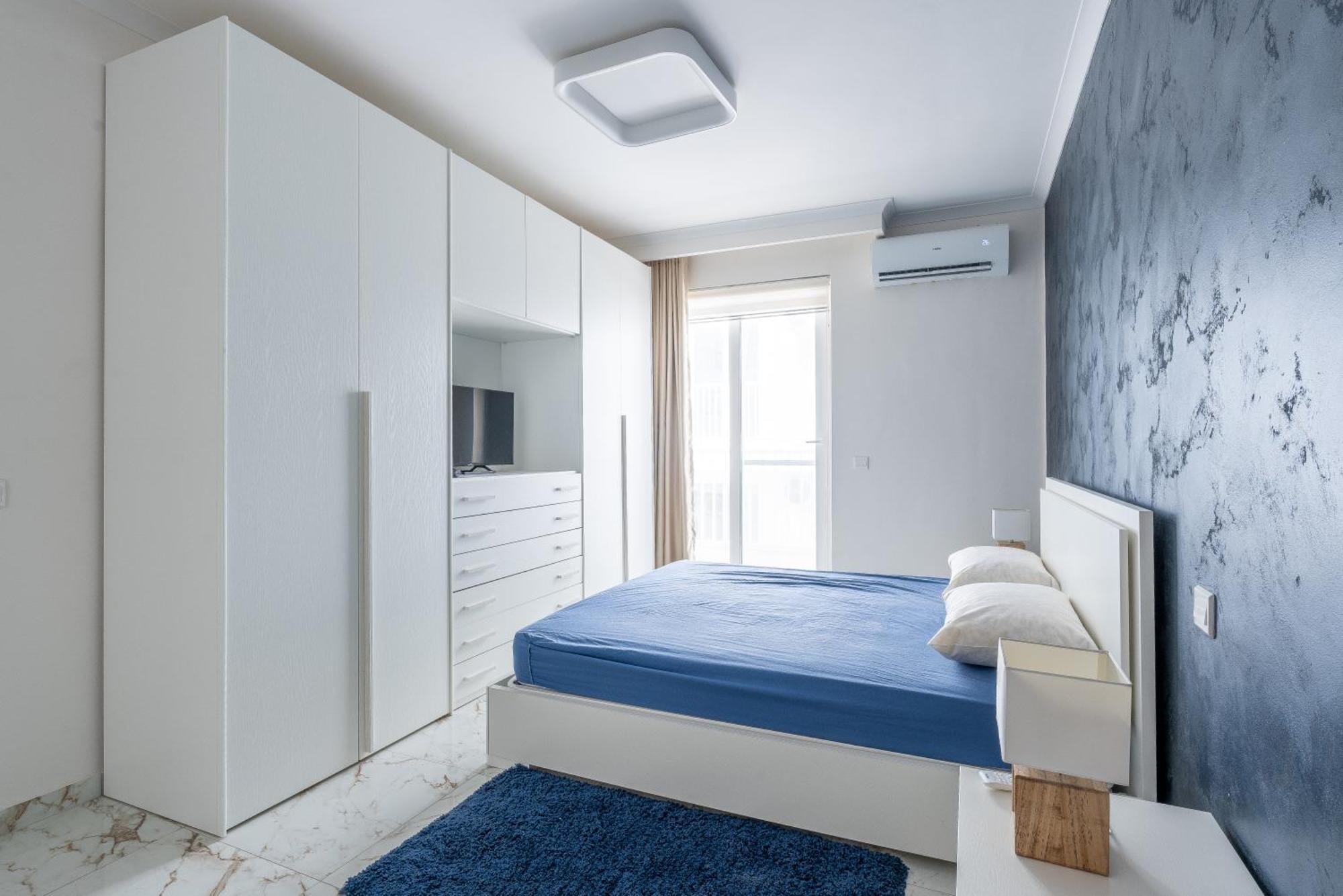 Modern & Luxurious Apartment - Prime Location Сейнт Полс Бей Екстериор снимка